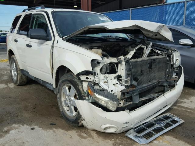 1FMCU0D74AKD09710 - 2010 FORD ESCAPE XLT WHITE photo 1