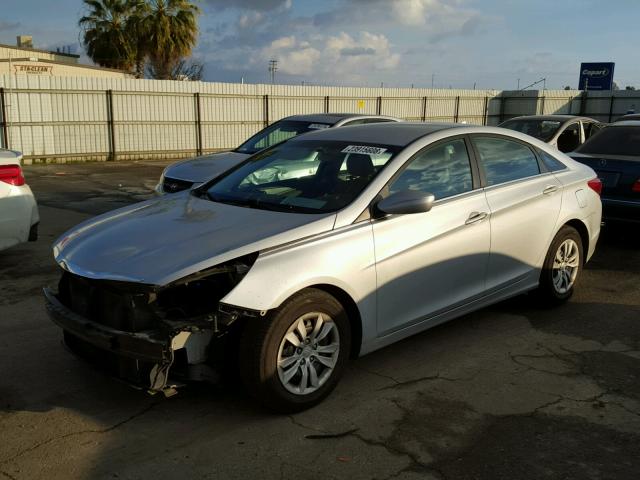 5NPEB4AC1BH018061 - 2011 HYUNDAI SONATA GLS SILVER photo 2