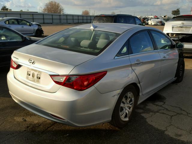 5NPEB4AC1BH018061 - 2011 HYUNDAI SONATA GLS SILVER photo 4