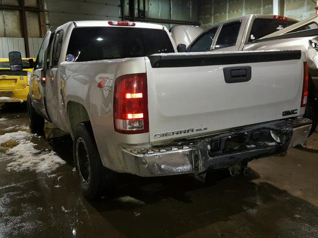 2GTEK19JX81301571 - 2008 GMC SIERRA K15 SILVER photo 3