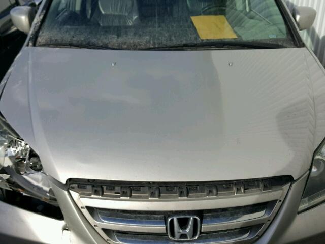 5FNRL38785B100907 - 2005 HONDA ODYSSEY EX SILVER photo 7