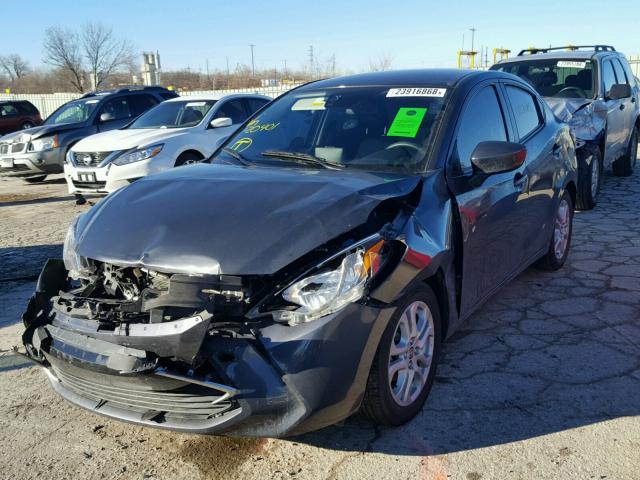 3MYDLBZV7GY120401 - 2016 TOYOTA SCION IA GRAY photo 2