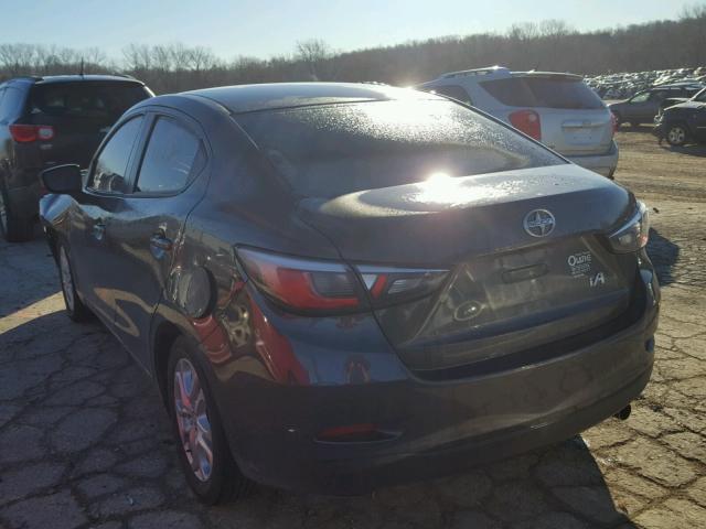 3MYDLBZV7GY120401 - 2016 TOYOTA SCION IA GRAY photo 3