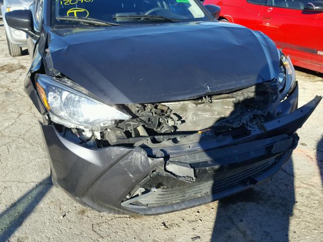 3MYDLBZV7GY120401 - 2016 TOYOTA SCION IA GRAY photo 9