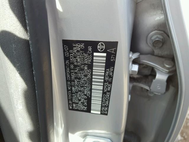 JTDBT923771138425 - 2007 TOYOTA YARIS SILVER photo 10