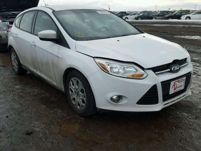 1FAHP3K23CL411013 - 2012 FORD FOCUS SE WHITE photo 1