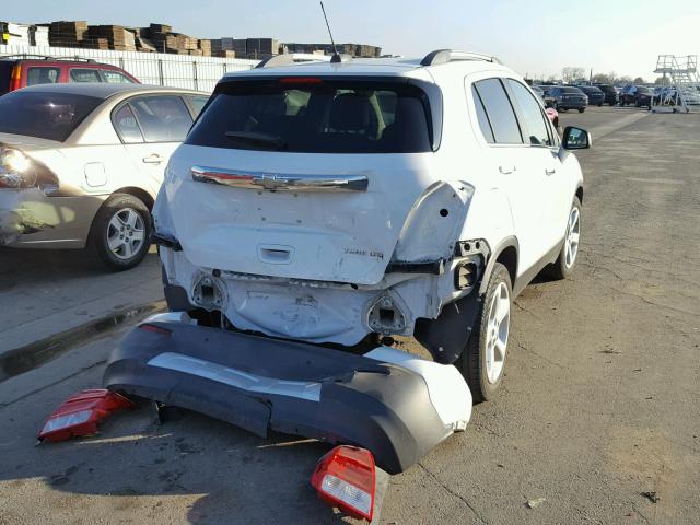 3GNCJNSB4FL167065 - 2015 CHEVROLET TRAX LTZ WHITE photo 4