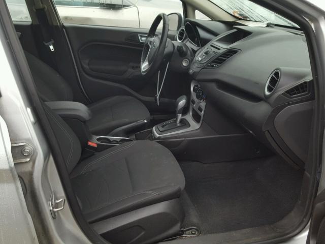 3FADP4BJ7FM136048 - 2015 FORD FIESTA SE SILVER photo 5