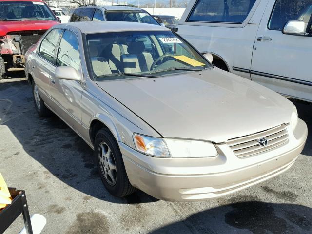 4T1BG22K3XU472643 - 1999 TOYOTA CAMRY CE GOLD photo 1