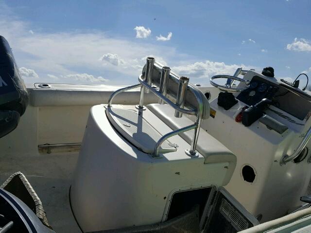 FVZC0506L506 - 2006 BOAT BOAT WHITE photo 6