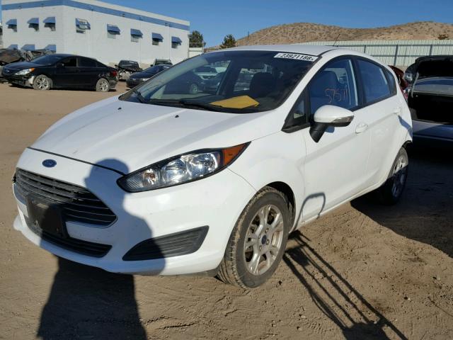 3FADP4EJ2EM212317 - 2014 FORD FIESTA SE WHITE photo 2