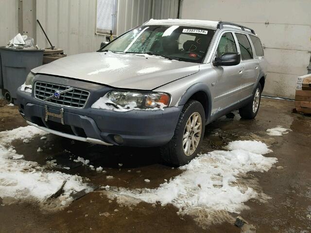 YV1SZ59H441169260 - 2004 VOLVO XC70 SILVER photo 2