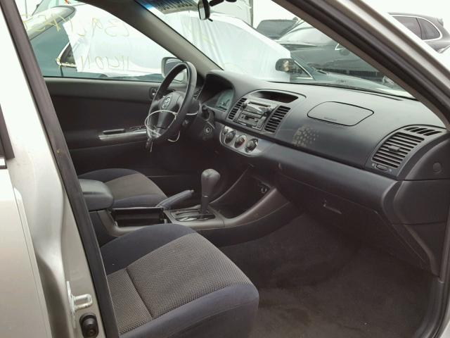 4T1BE32K54U318085 - 2004 TOYOTA CAMRY LE SILVER photo 5