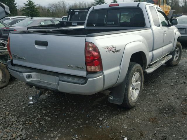 5TEUU42N26Z152232 - 2006 TOYOTA TACOMA ACC SILVER photo 4