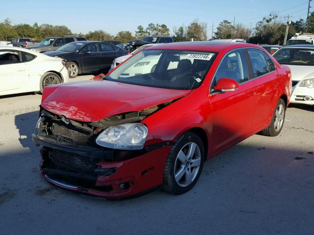 3VWRM71K88M013931 - 2008 VOLKSWAGEN JETTA SE RED photo 2