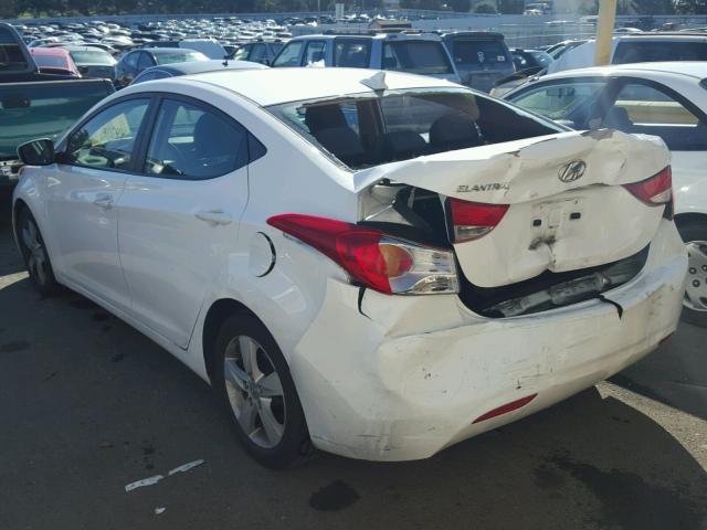 5NPDH4AE8DH208566 - 2013 HYUNDAI ELANTRA GL WHITE photo 3