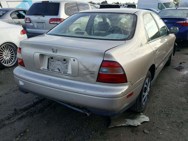 1HGCD5633RA102899 - 1994 HONDA ACCORD LX TAN photo 4