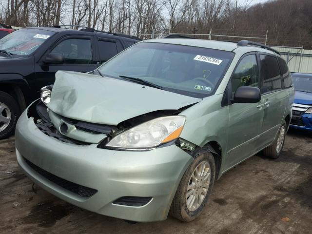 5TDBK23C49S027474 - 2009 TOYOTA SIENNA LE GREEN photo 2