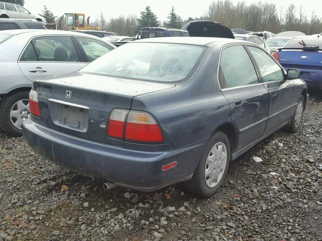 1HGCD5633VA212037 - 1997 HONDA ACCORD LX GREEN photo 4