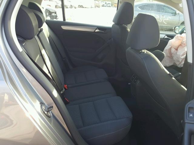 WVWDM7AJ5CW218121 - 2012 VOLKSWAGEN GOLF GRAY photo 6