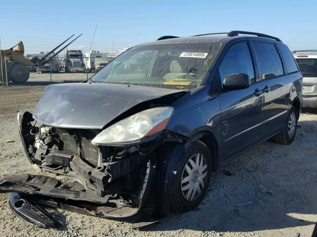 5TDZK23C78S201003 - 2008 TOYOTA SIENNA CE GRAY photo 2