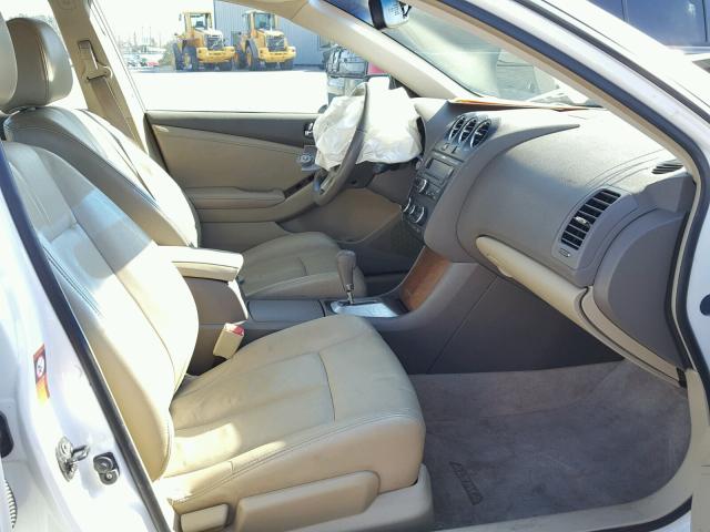 1N4AL21E88N458469 - 2008 NISSAN ALTIMA 2.5 WHITE photo 5