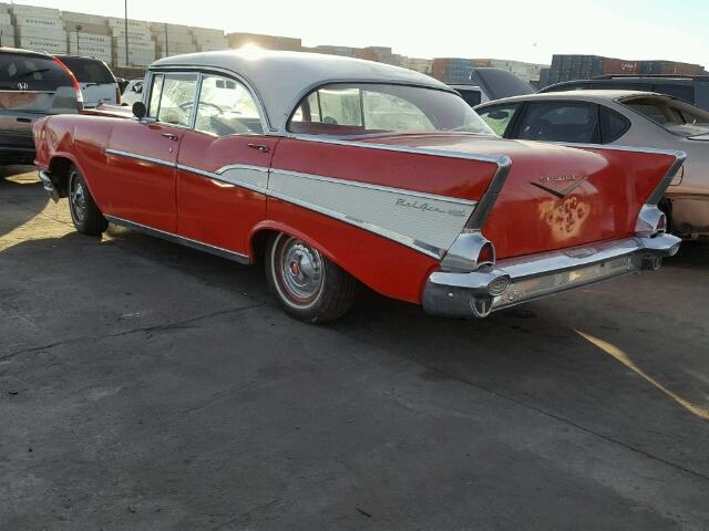 VC57B215627 - 1957 CHEVROLET BEL AIR RED photo 3