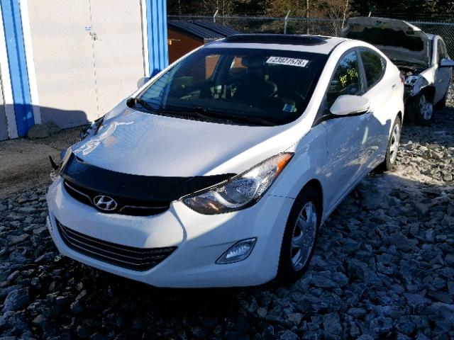 5NPDH4AEXDH397642 - 2013 HYUNDAI ELANTRA GL WHITE photo 2