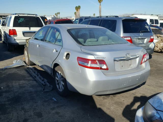 4T4BF3EK1BR175017 - 2011 TOYOTA CAMRY BASE SILVER photo 3