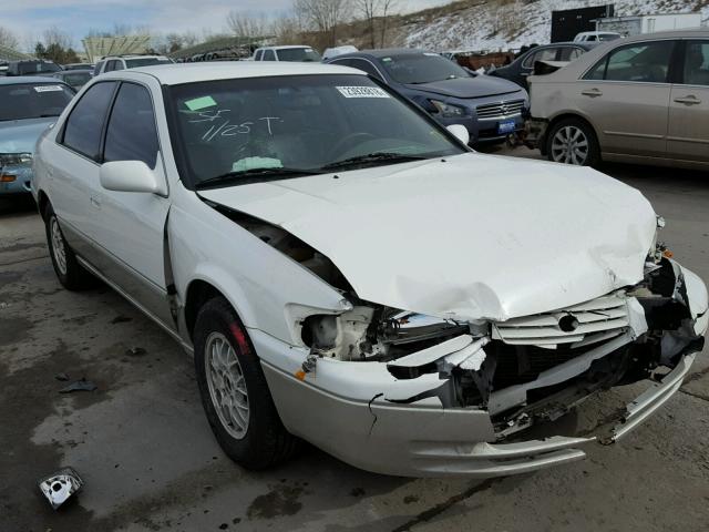 JT2BG28K4X0356217 - 1999 TOYOTA CAMRY LE WHITE photo 1