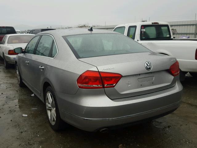 1VWCN7A39DC043396 - 2013 VOLKSWAGEN PASSAT SEL GRAY photo 3