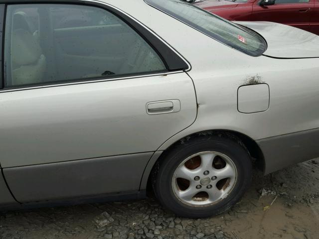 JT8BF28G5W5013826 - 1998 LEXUS ES 300 BEIGE photo 9