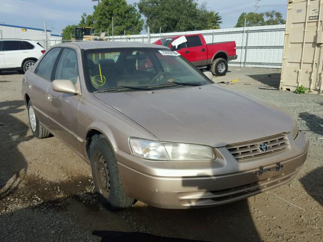 4T1BG22K1WU834726 - 1998 TOYOTA CAMRY CE GOLD photo 1