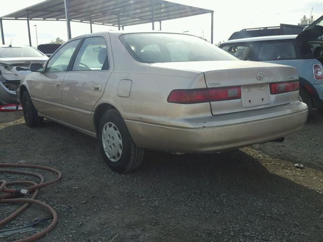 4T1BG22K1WU834726 - 1998 TOYOTA CAMRY CE GOLD photo 3