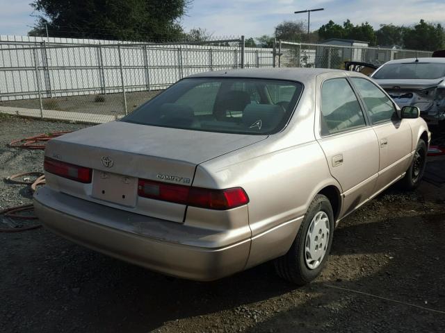 4T1BG22K1WU834726 - 1998 TOYOTA CAMRY CE GOLD photo 4