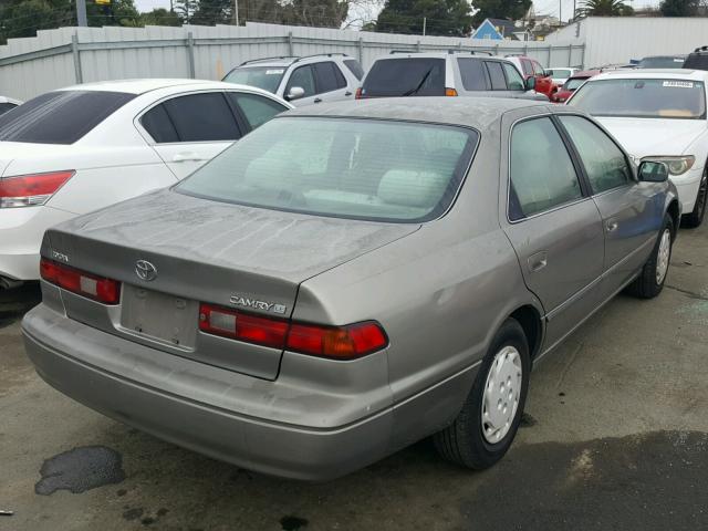 JT2BG22K2V0054110 - 1997 TOYOTA CAMRY LE TAN photo 4