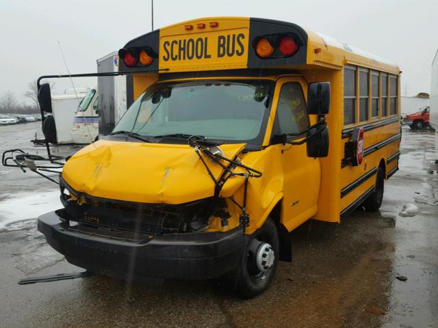 1GB6G5BG1F1103223 - 2015 CHEVROLET EXPRESS G4 YELLOW photo 2