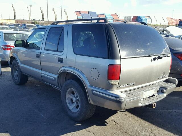 1GNCS13W9X2236035 - 1999 CHEVROLET BLAZER GRAY photo 3