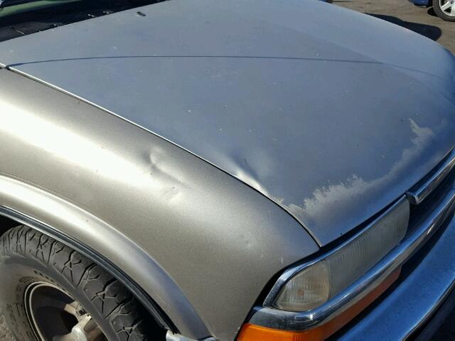 1GNCS13W9X2236035 - 1999 CHEVROLET BLAZER GRAY photo 9