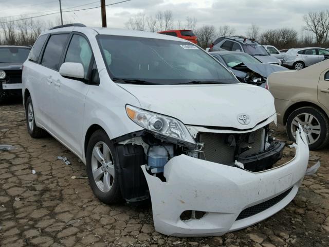 5TDKK3DC7FS590440 - 2015 TOYOTA SIENNA LE WHITE photo 1