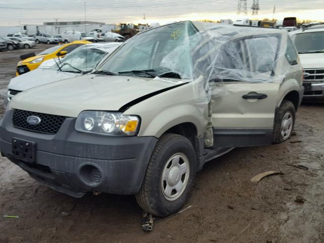 1FMYU02Z05DA15953 - 2005 FORD ESCAPE XLS TAN photo 2