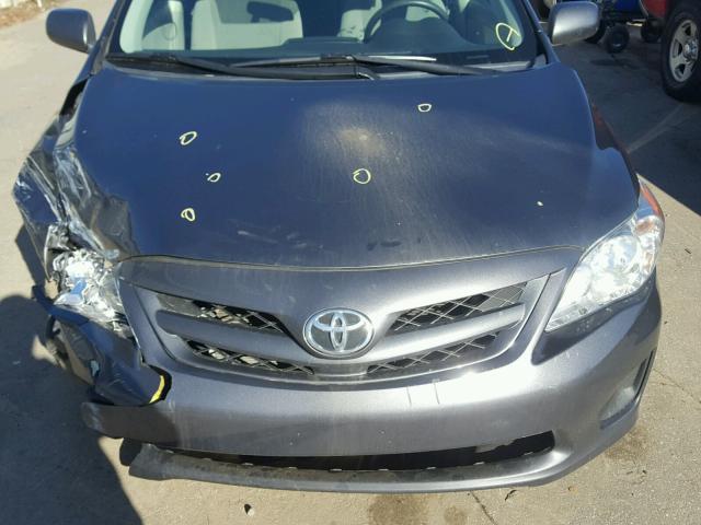 2T1BU4EE6BC722199 - 2011 TOYOTA COROLLA BA GRAY photo 9