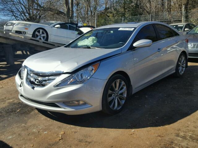 5NPEC4AC6DH660100 - 2013 HYUNDAI SONATA SE SILVER photo 2