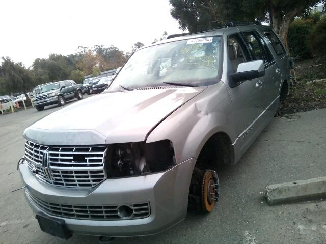 5LMFU28538LJ03829 - 2008 LINCOLN NAVIGATOR SILVER photo 2