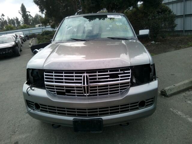 5LMFU28538LJ03829 - 2008 LINCOLN NAVIGATOR 银色 照片 9
