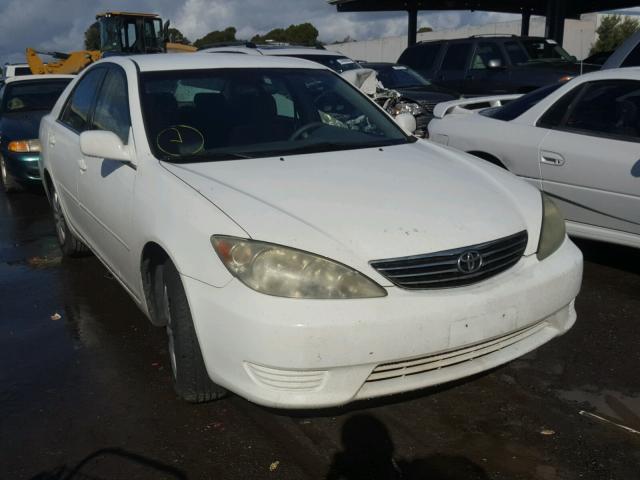4T1BE32K75U567151 - 2005 TOYOTA CAMRY LE WHITE photo 1