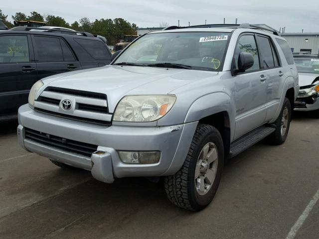 JTEBU14R540050017 - 2004 TOYOTA 4RUNNER SR SILVER photo 2