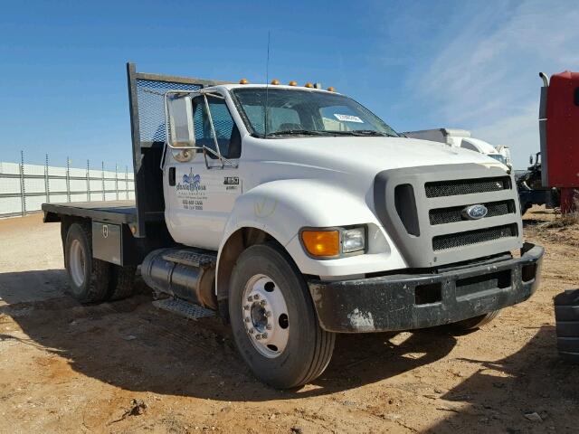 3FRNF65954V682856 - 2004 FORD F650 SUPER WHITE photo 1