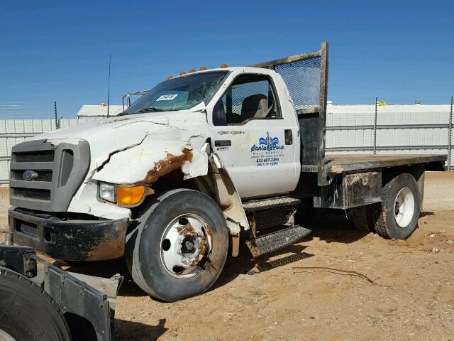 3FRNF65954V682856 - 2004 FORD F650 SUPER WHITE photo 2