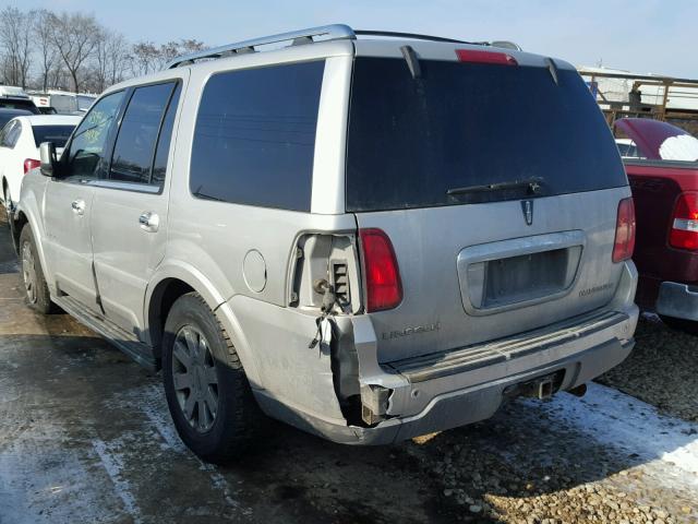 5LMFU28R64LJ25837 - 2004 LINCOLN NAVIGATOR GRAY photo 3